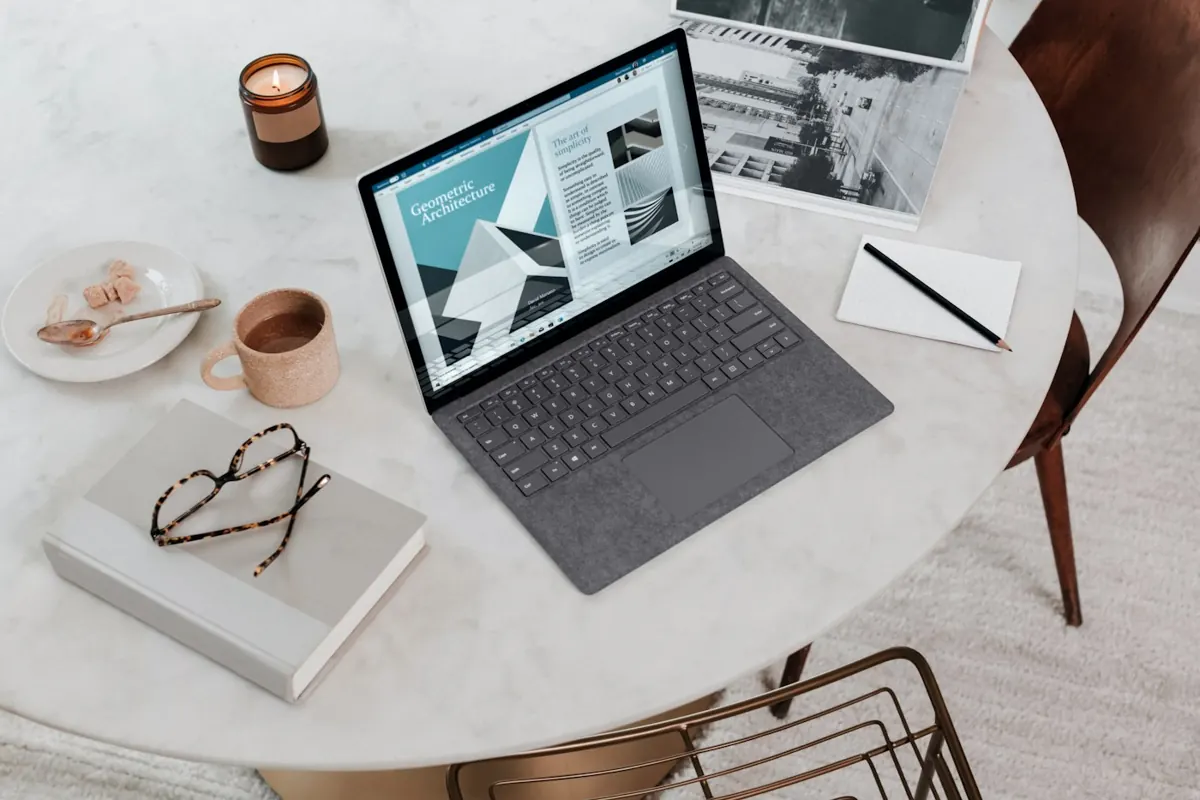 Surface Laptop 3 실사 참고 사진, 배터리 검사 결과 화면 아님